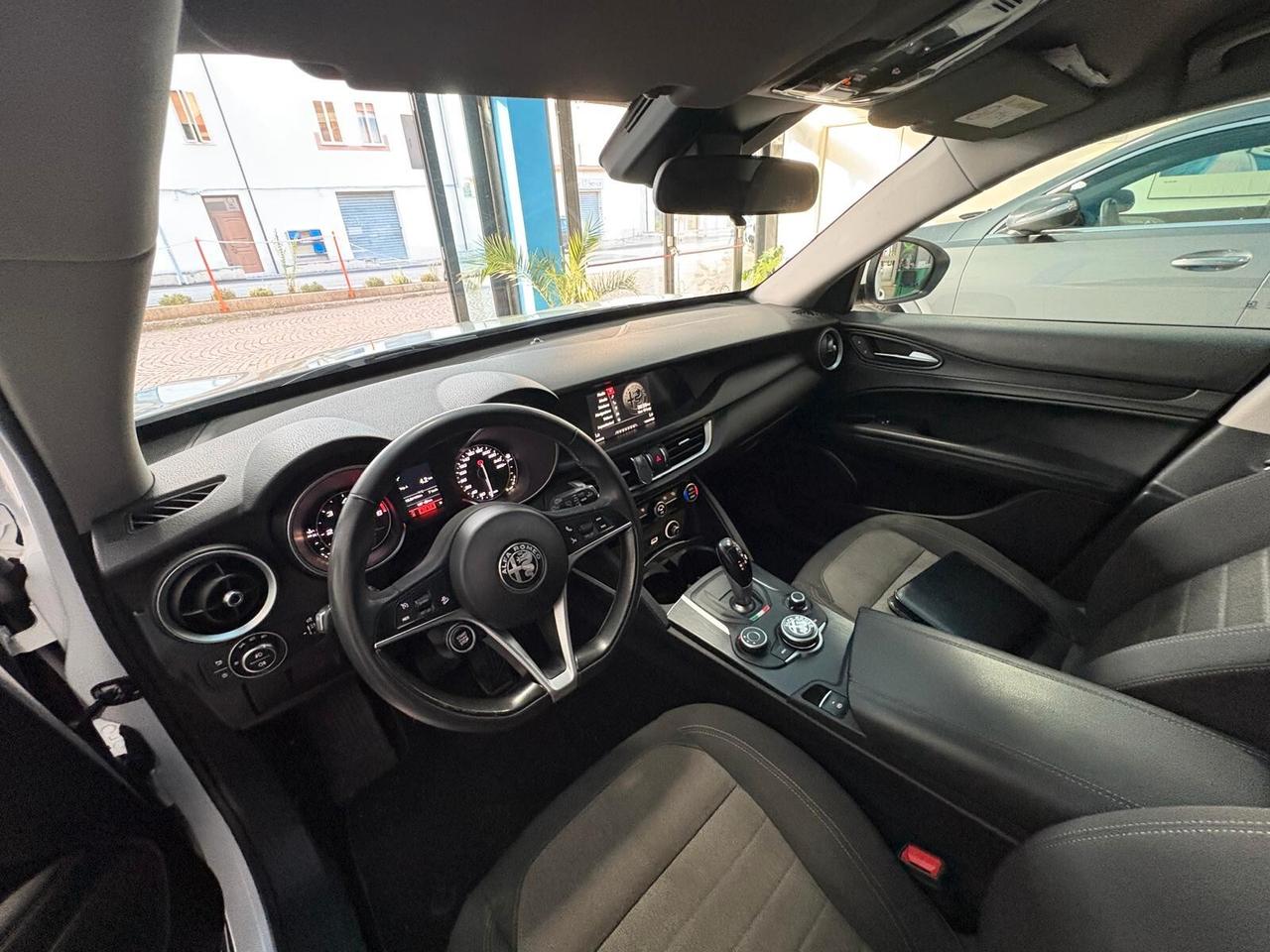 Alfa Romeo Stelvio 2.2 Turbodiesel 180 CV AT8 Q4 Business