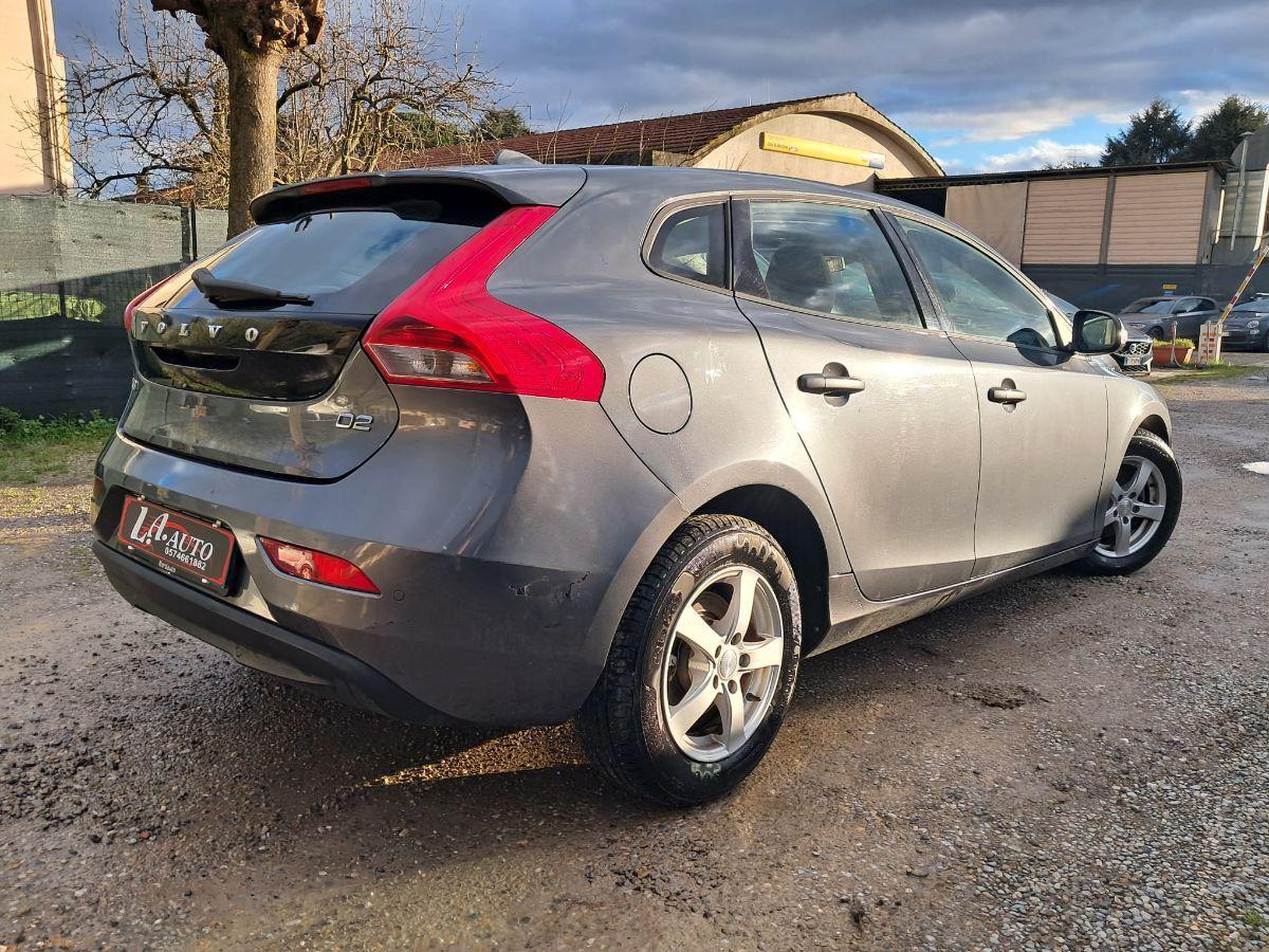 VOLVO - V40 - 1.6 D2 Summum