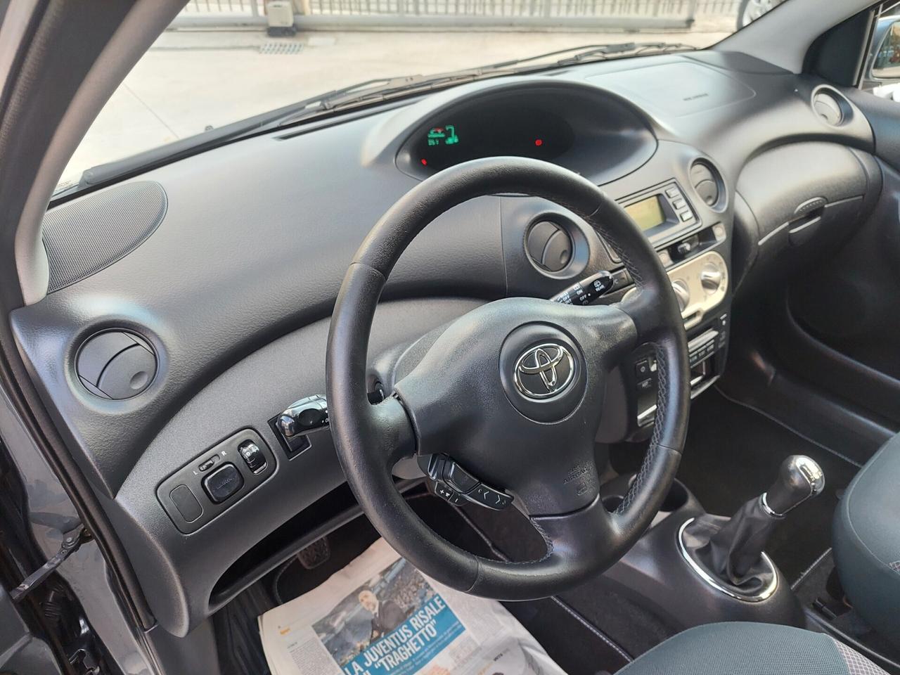 Toyota Yaris 1.0 Benzina 5 porte