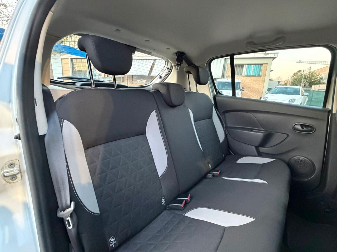 Dacia Sandero 0.9 TCe 90CV Lauréate Solo 64000 KM