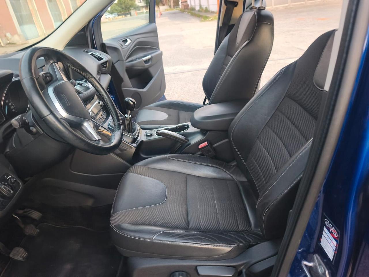 Ford Kuga 2016---1.5 Benzina