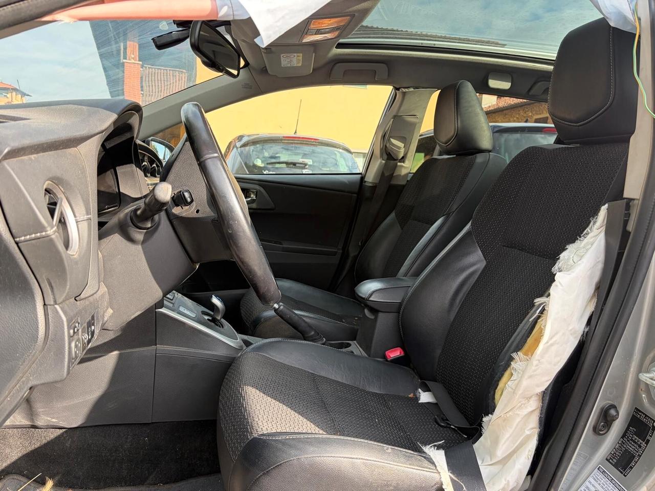 Toyota Auris Touring Sports 1.8 Hybrid Lounge