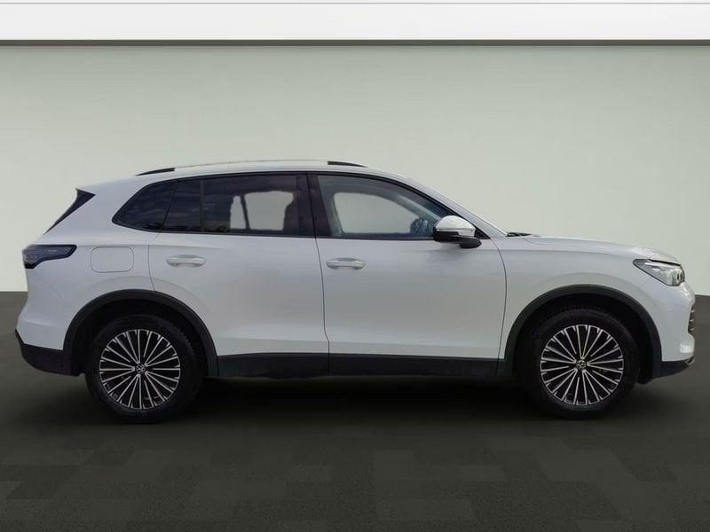 Volkswagen Tiguan Tiguan 2.0 TDI 150 CV DSG Life Gancio camera Led Cockpit