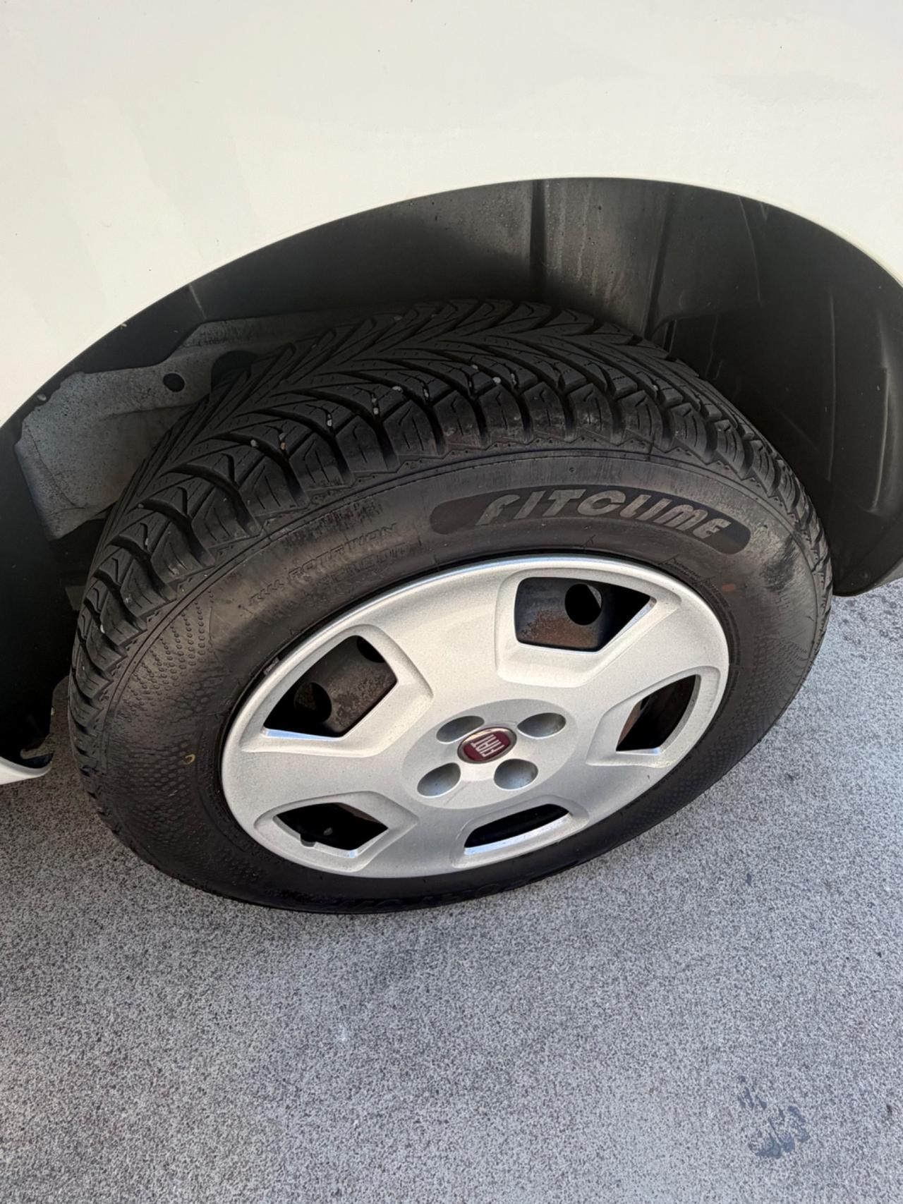 Fiat Fiorino 1.3 MJT 95CV Cargo Adventure