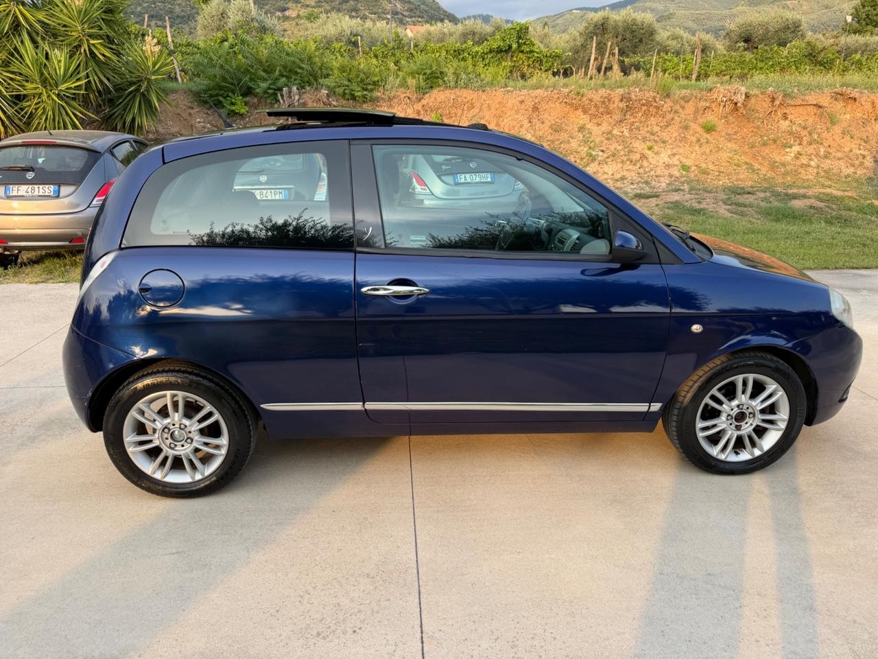 Lancia Ypsilon 1.4 16V Platino