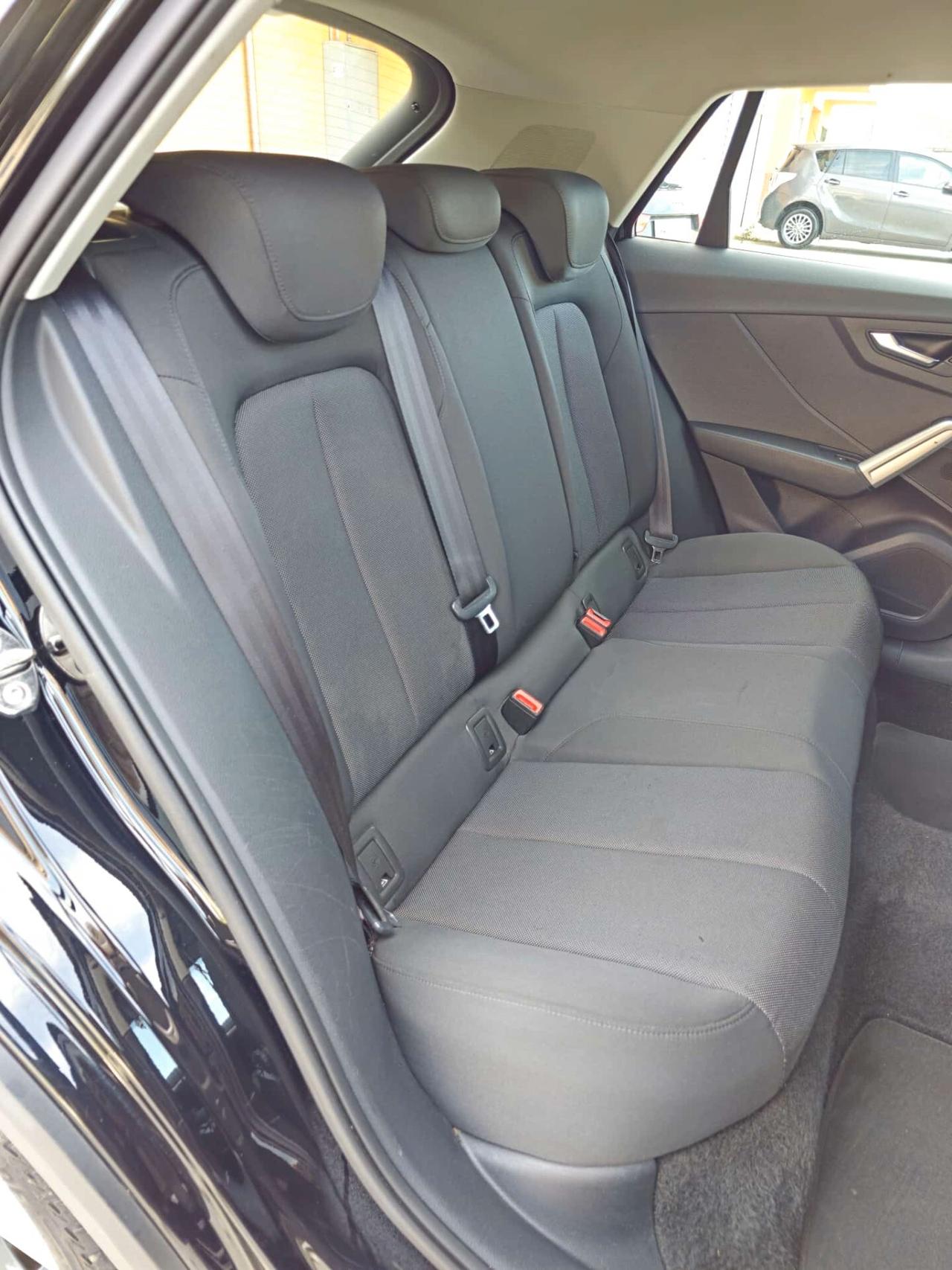 Audi Q2 30 TDI S tronic Business Advanced