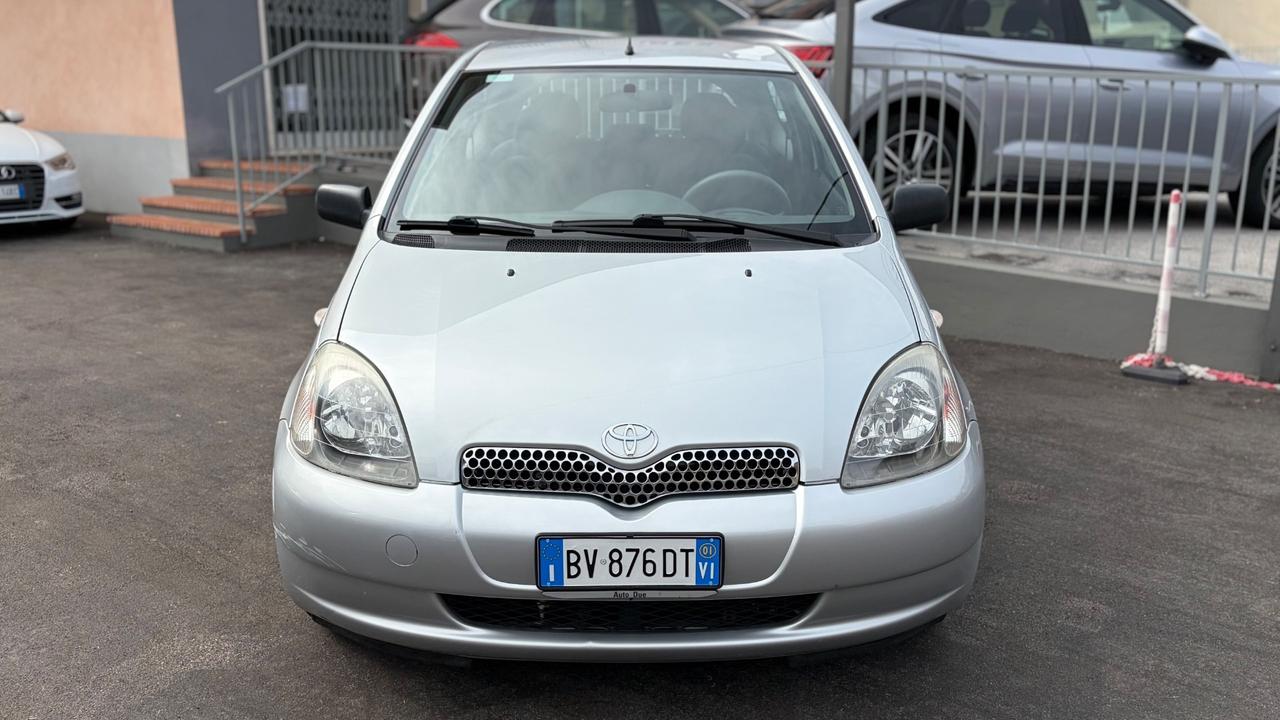 Toyota Yaris 1.0i 16V cat 3 porte sol con soli 26.000 mila kilometri