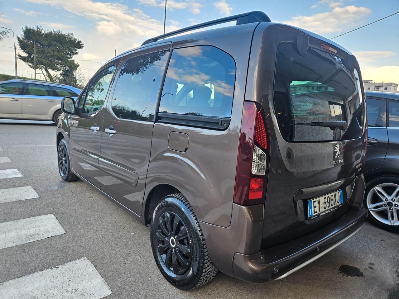 PEUGEOT PARTNER Tepee 1.6 HDi 92cv Outdoor