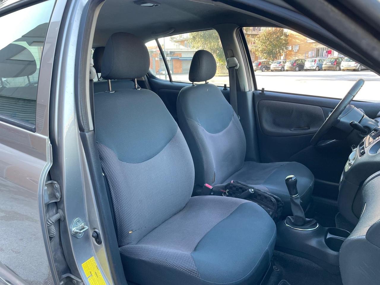 Toyota Yaris 1.0i 16V cat 5 porte Blue