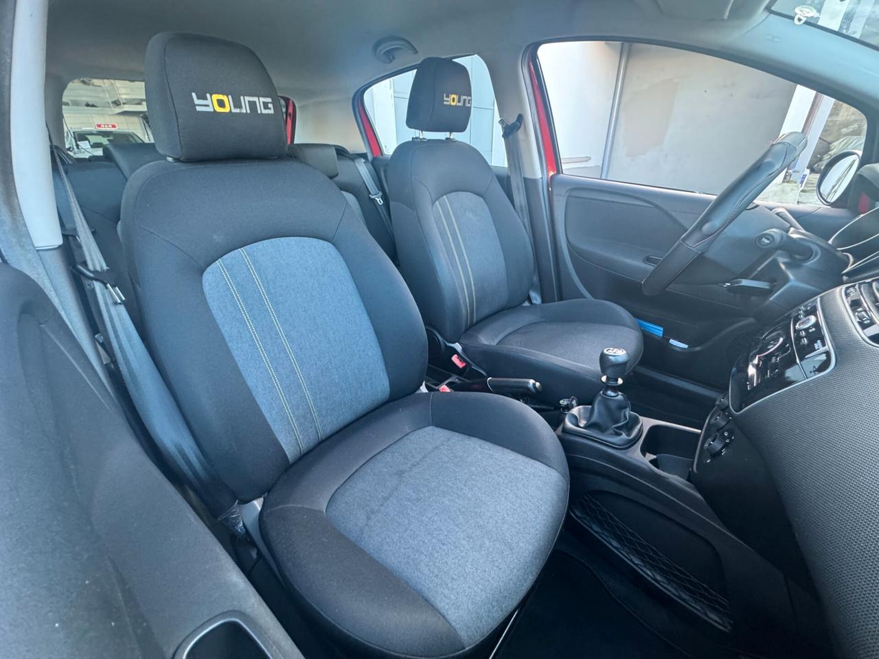 FIAT Punto 1.2 8V 5 porte Young ** NEOPATENTATI **