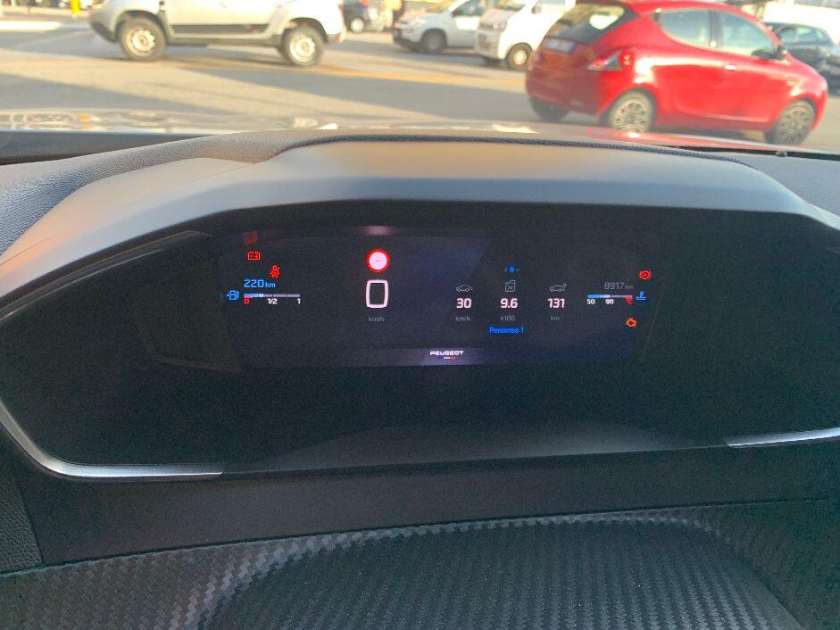 Peugeot 2008 PureTech 100 S&S Allure, SOLO KM 8.800!!!!!!!!!!!!!!