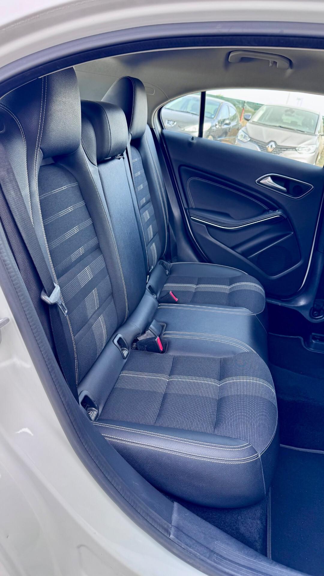 Mercedes-benz A 180 d Premium