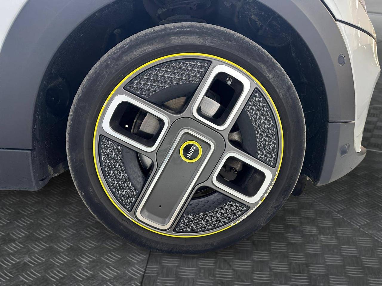 MINI Mini Cooper SE L