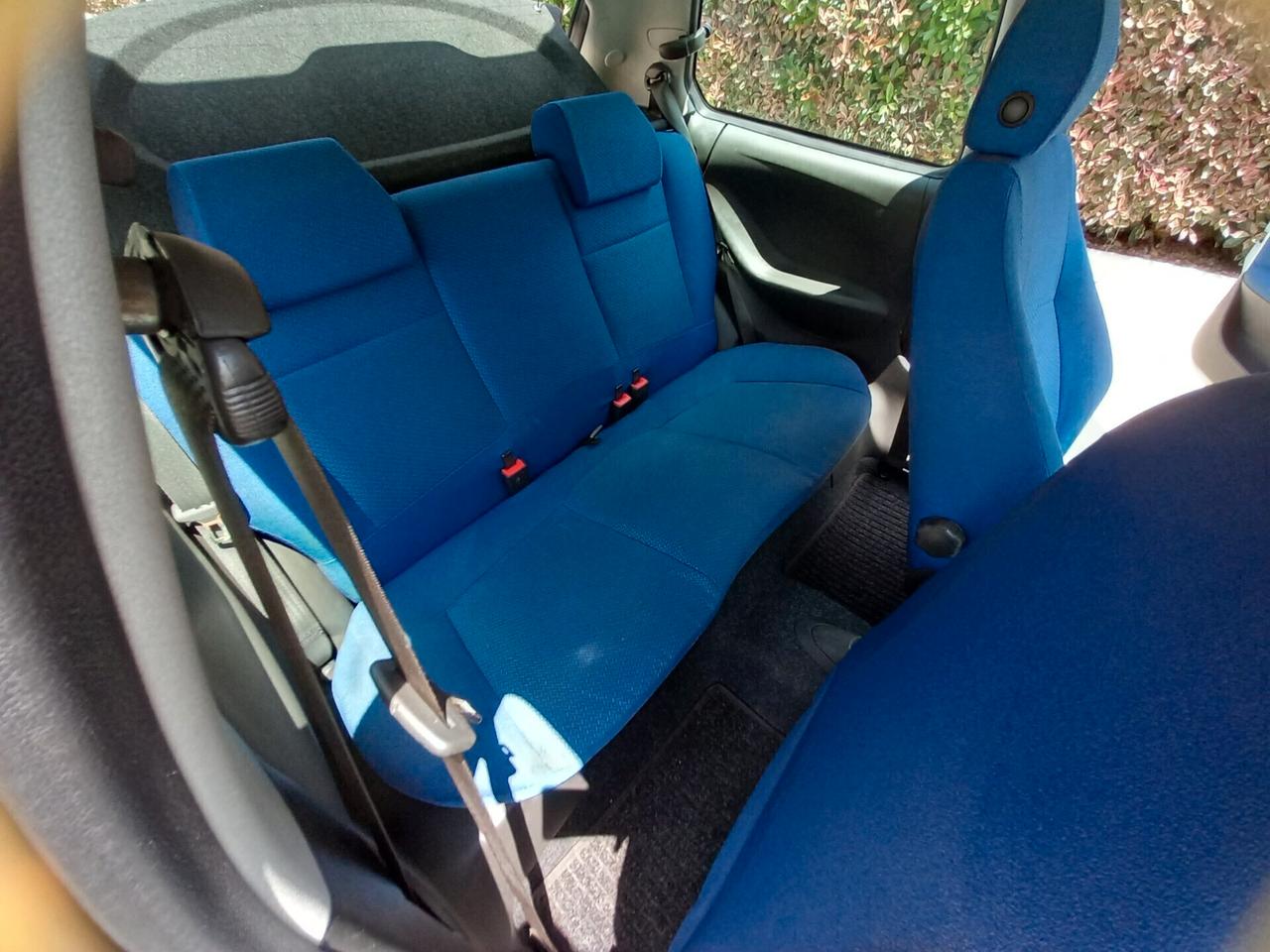 Fiat Punto 1.2i cat Feel SOLO 30000 KM !!!!!