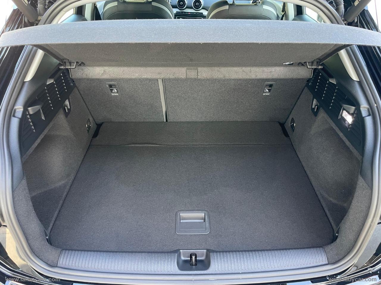 AUDI Q2 30 TDI Business Advanced
