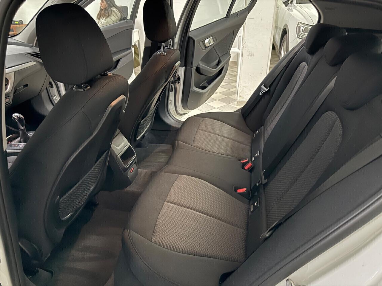 Bmw 116 116d 5p. Business Advantage