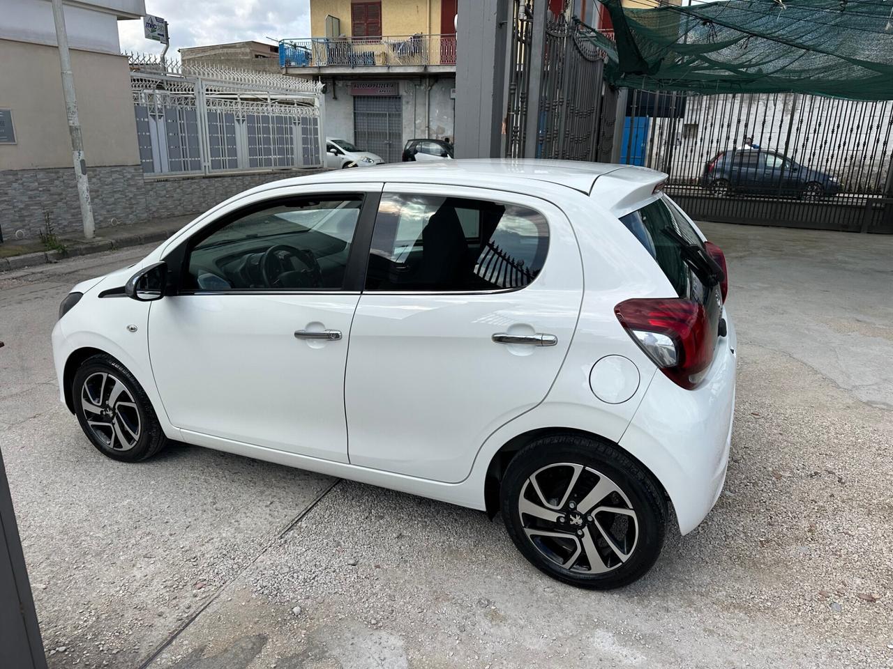 Peugeot 108 1.0 Benzina 68 Cv 5 porte Allure 2017