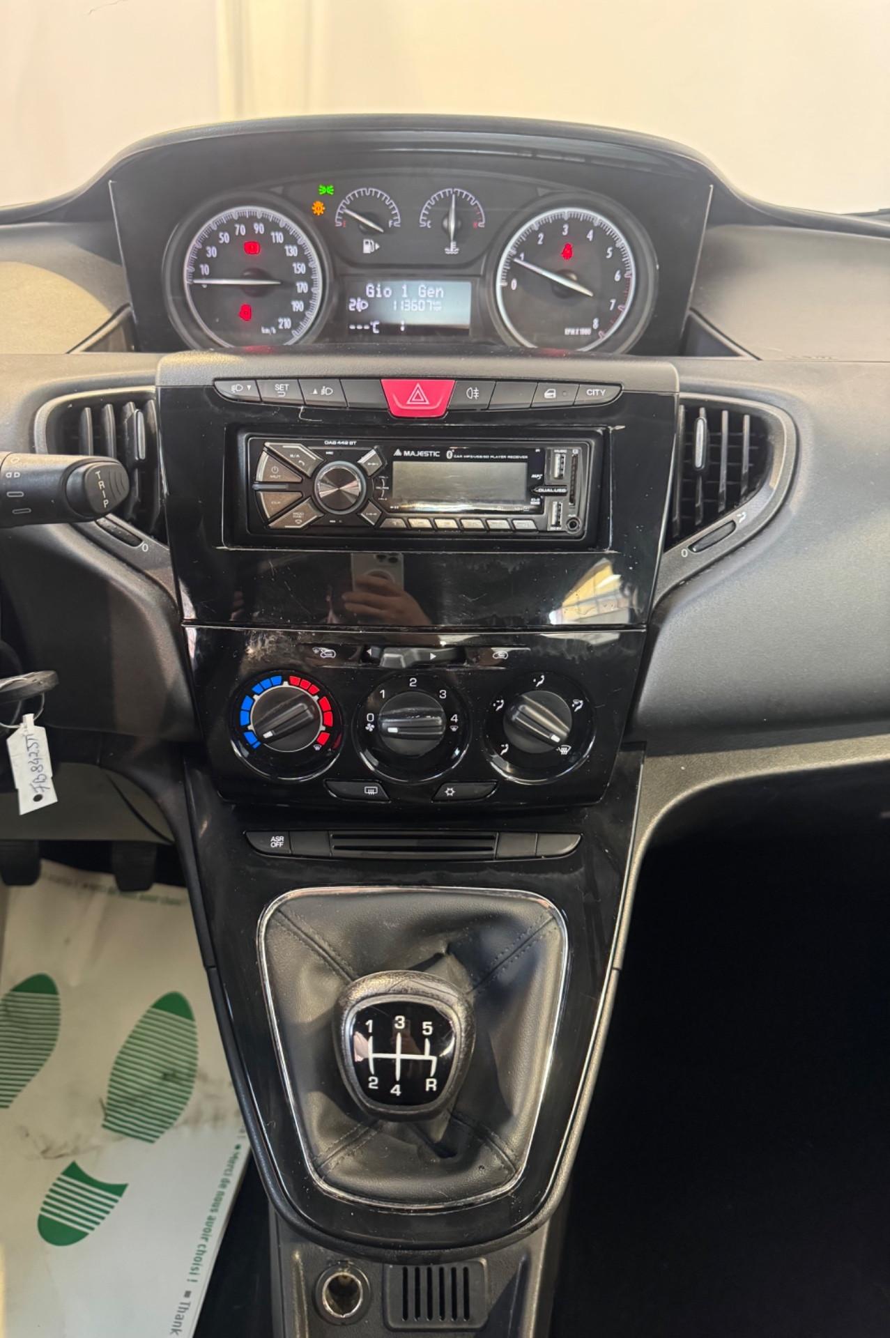 Lancia Ypsilon 1.2 69 CV 5 porte Opening Edition