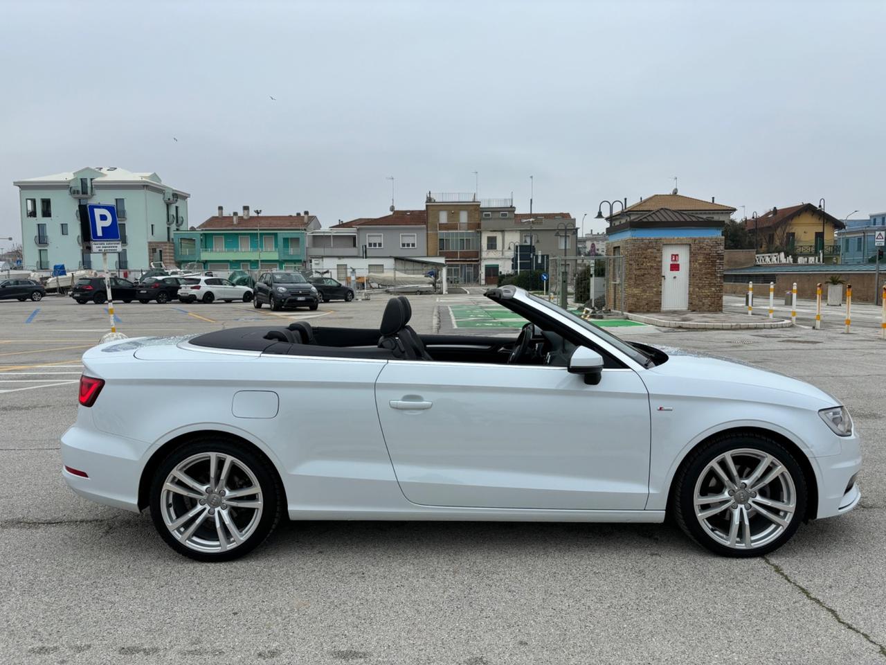 Audi A3 Cabrio 2.0 TDI clean diesel Ambition