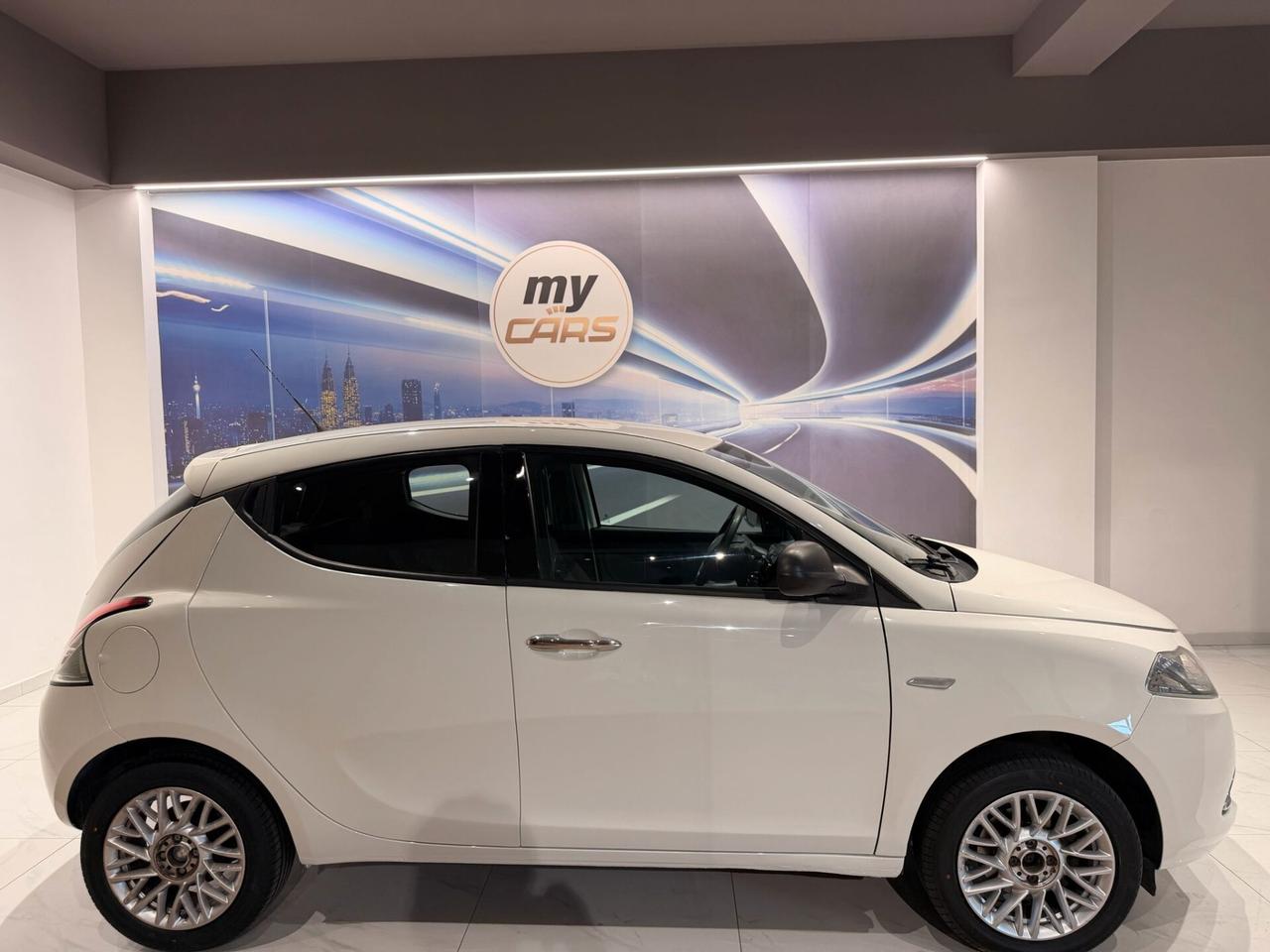 Lancia Ypsilon 1.2 69 CV 5 porte Platinum