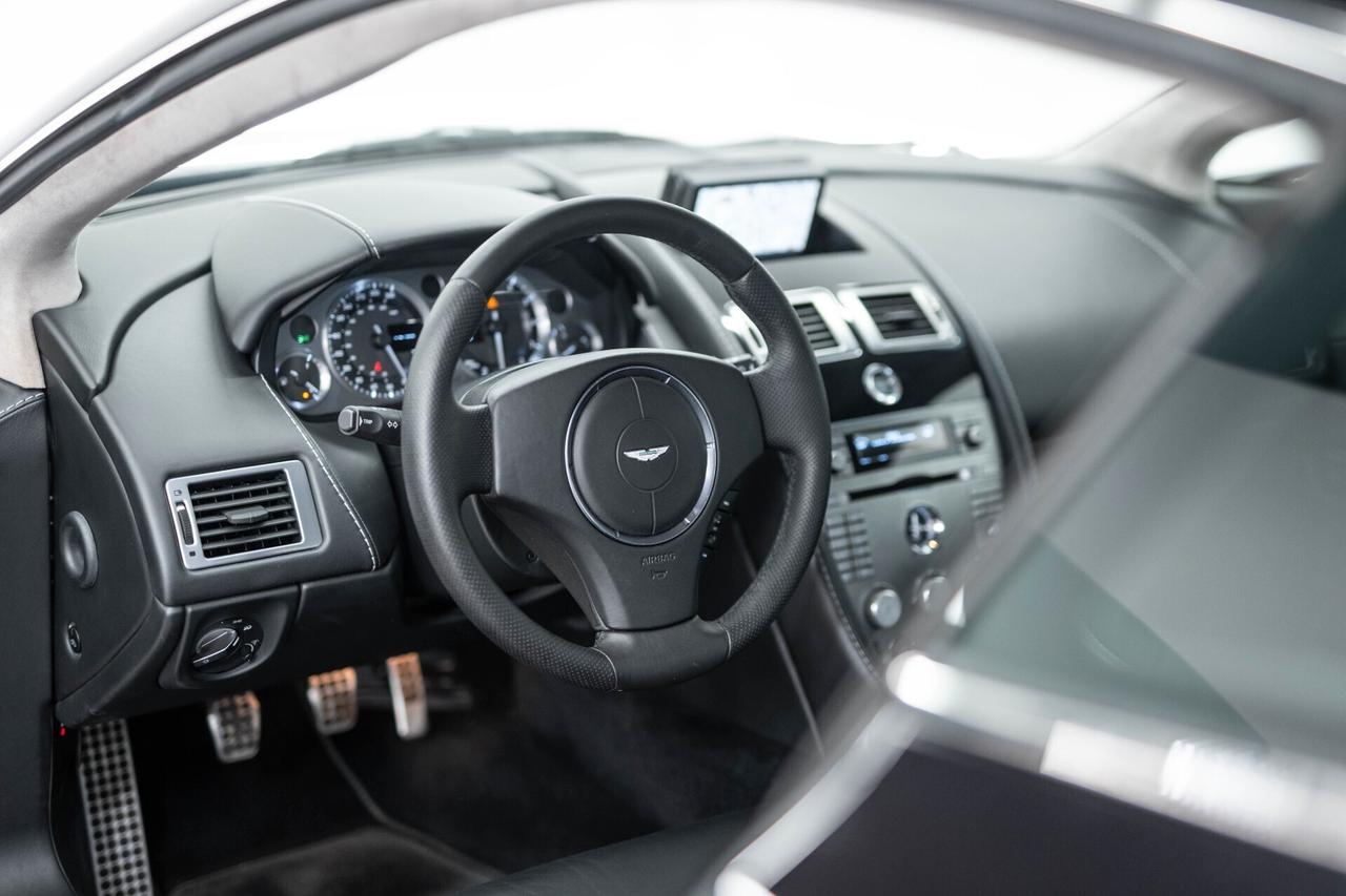 Aston Martin V8 Vantage Coupé--MANUALE--