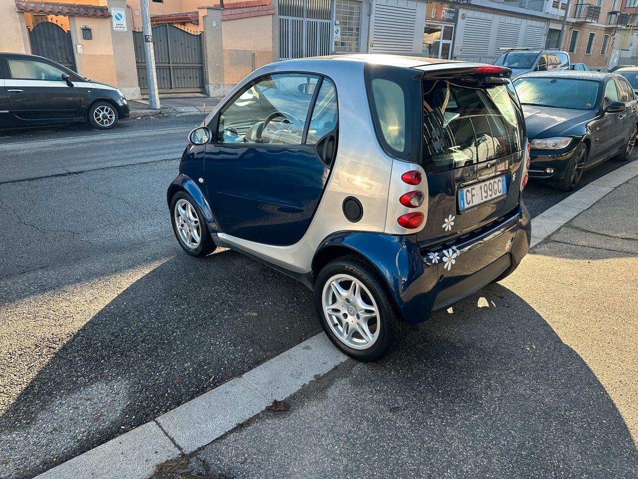 Smart 700 city-coupé pure (45 kW)