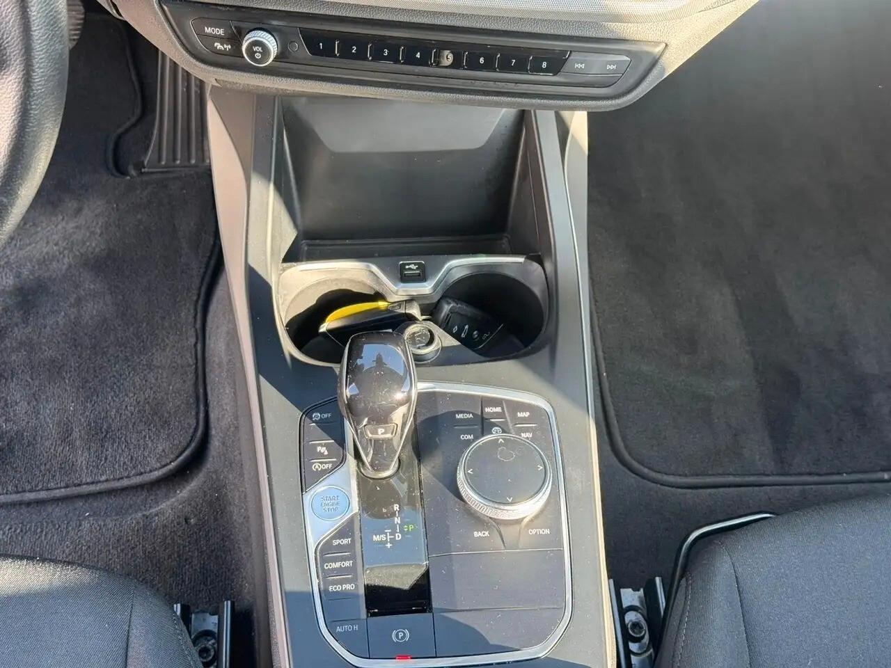 Bmw 118 118d 5p. Advantage