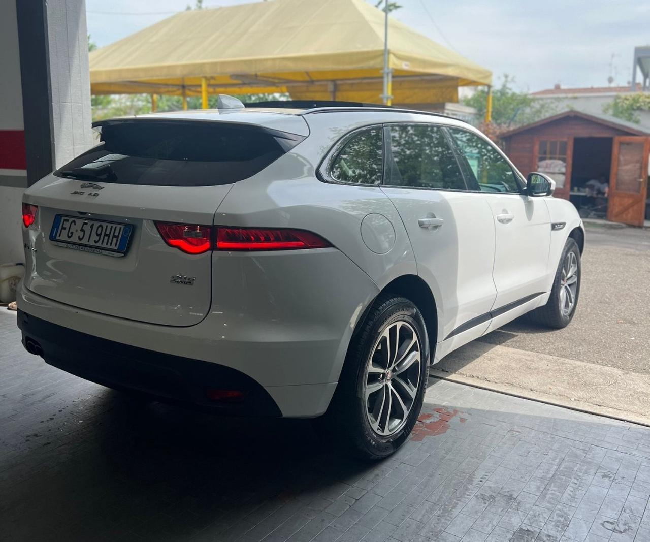Jaguar F-Pace 2.0 D 180 CV AWD Portfolio