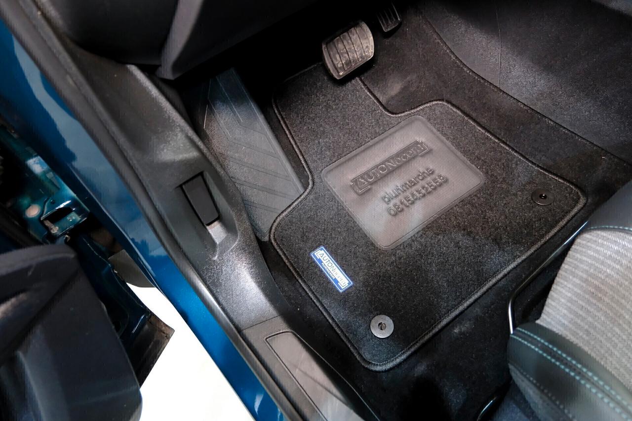 Peugeot 3008 1.5 Blue HDi 130 cv ALLURE EAT8 Cockpit