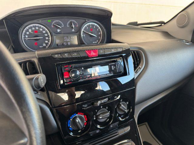 LANCIA Ypsilon 1.2 69 CV 5 porte Platinum