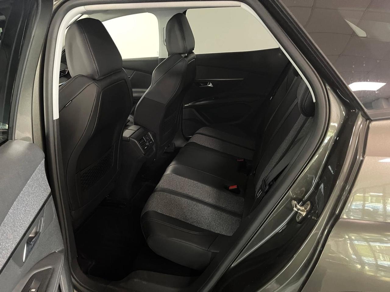 Peugeot 3008 BlueHDi 130 S&S Crossway