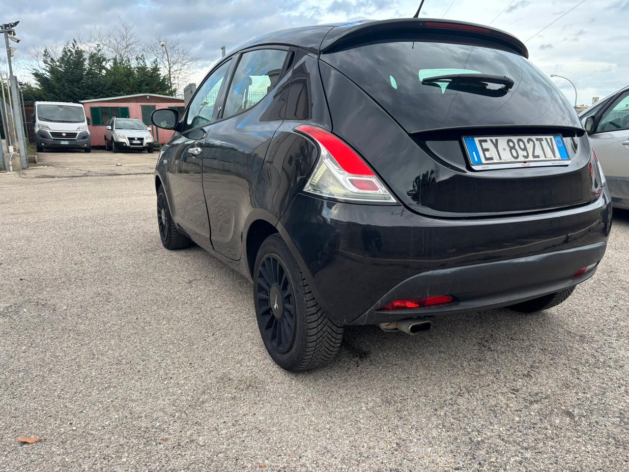 Lancia Ypsilon 1.2 69 CV 5 porte S&S Gold