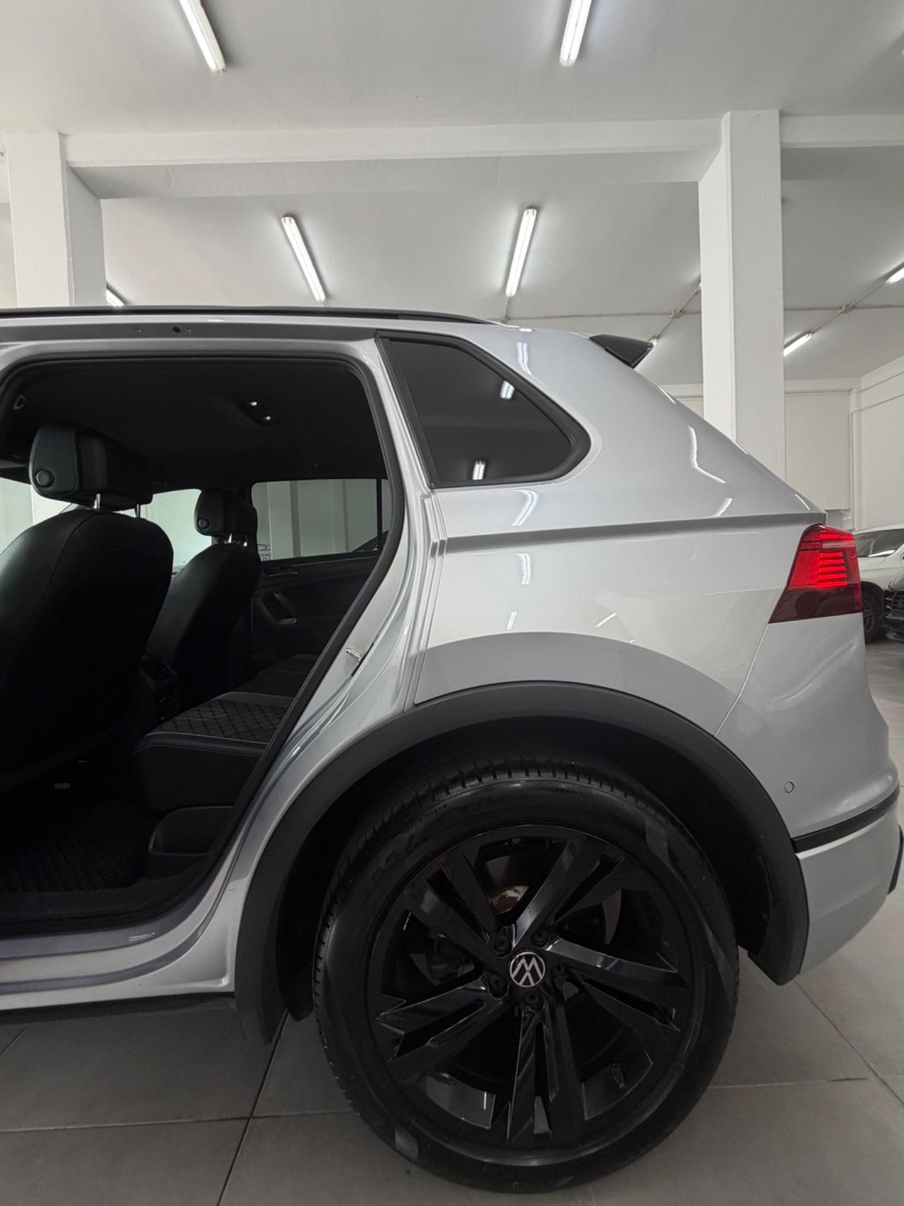 VW Tiguan 2.0 150 CV DSG R-Line FINANZIABILE