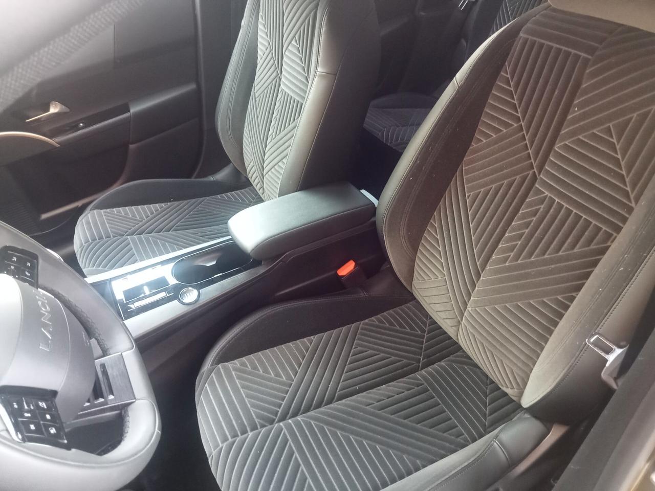 Lancia Ypsilon Hybrid e-DCT LX 2024