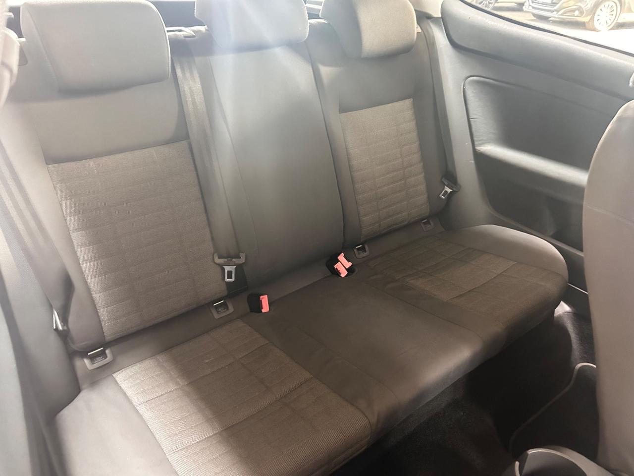 Volkswagen Golf 1600 benzina 101 cv 158000 km