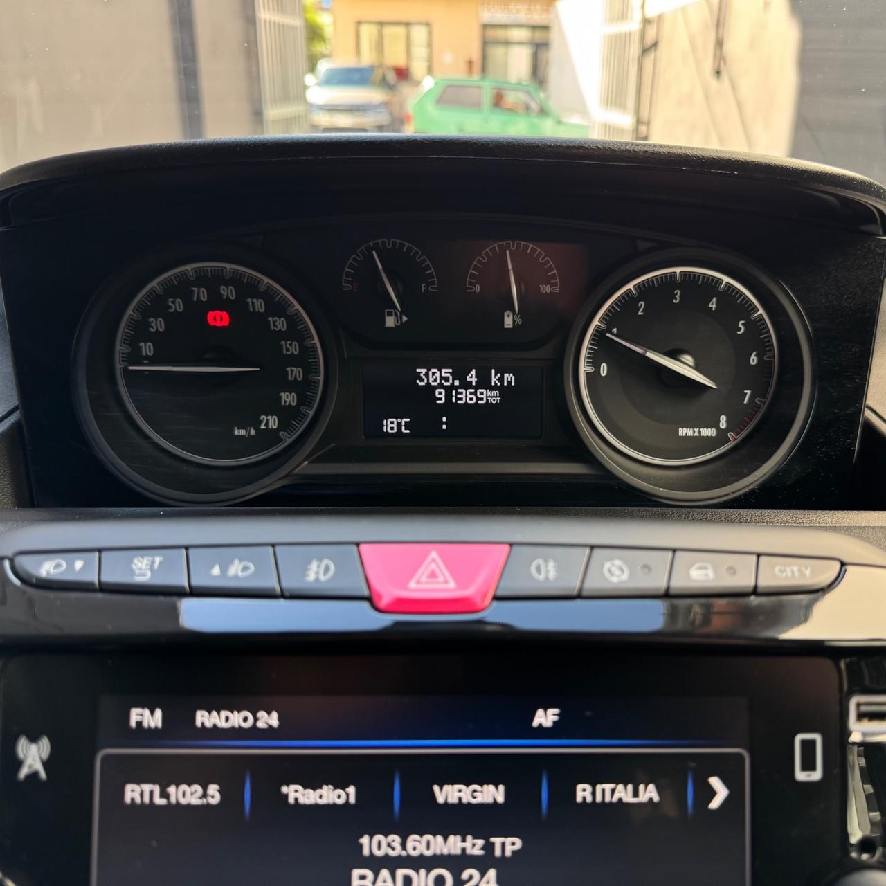 Lancia Ypsilon GOLD 1.0 HYBRID