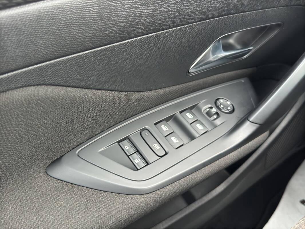 Peugeot 308 SW 1.2 puretech t Active Pack s&s 130cv con CarPlay