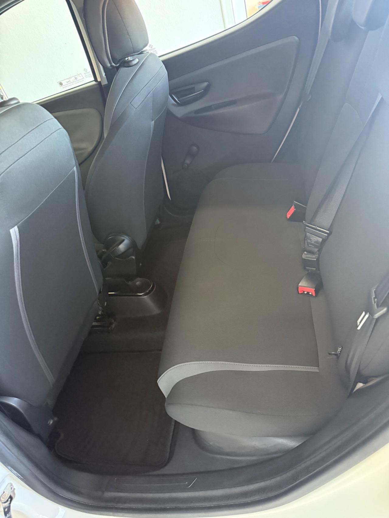 Lancia Ypsilon 1.2 69 CV 5 porte Platinum