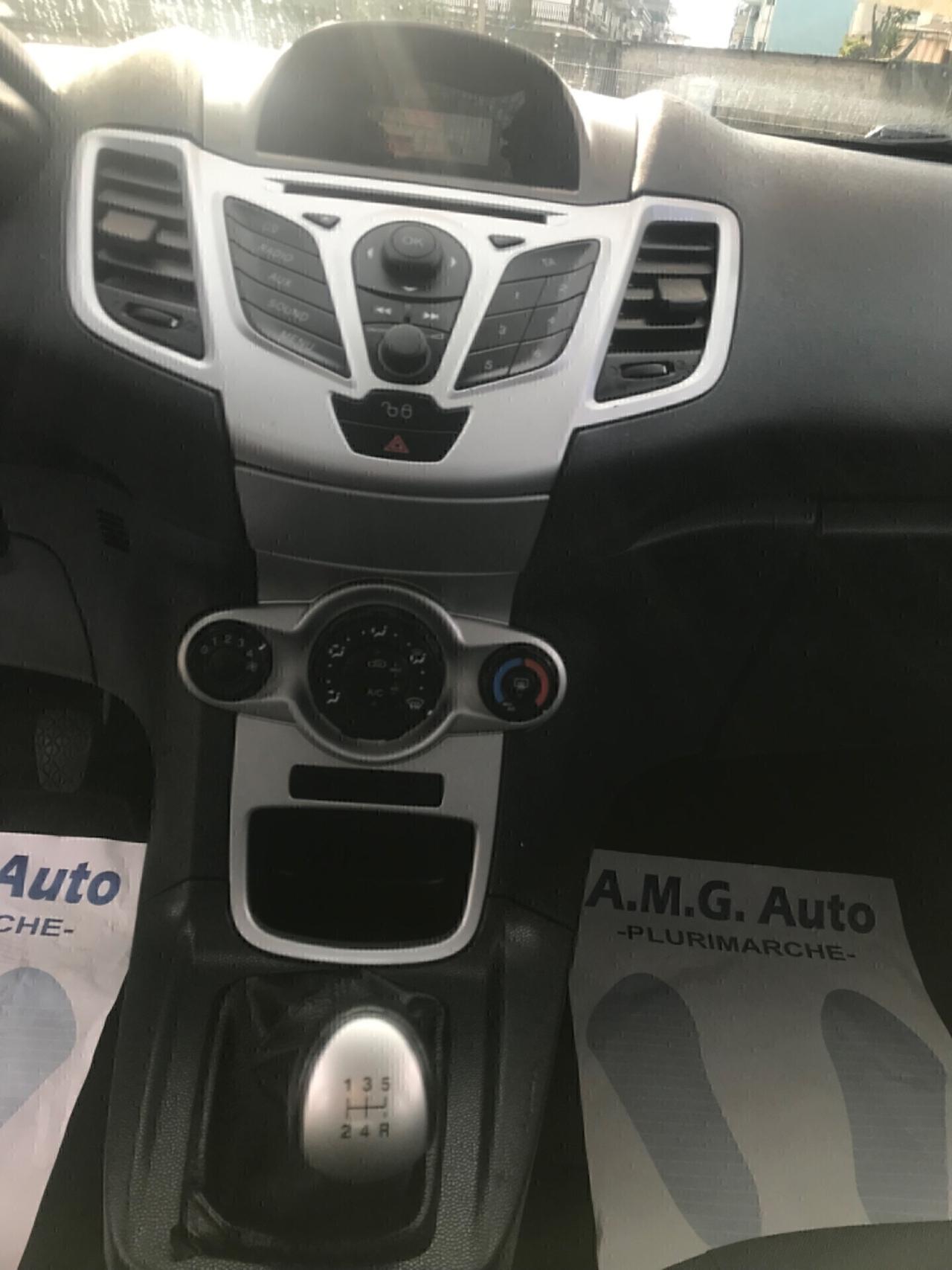 Ford Fiesta 1.4 TDCi 70CV 5 porte Titanium