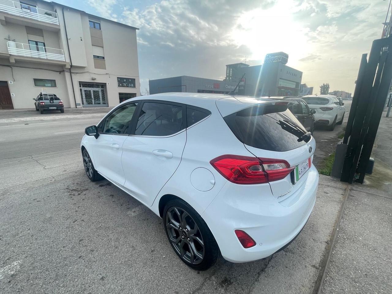 Ford Fiesta 1.5 EcoBlue 5 porte Connect