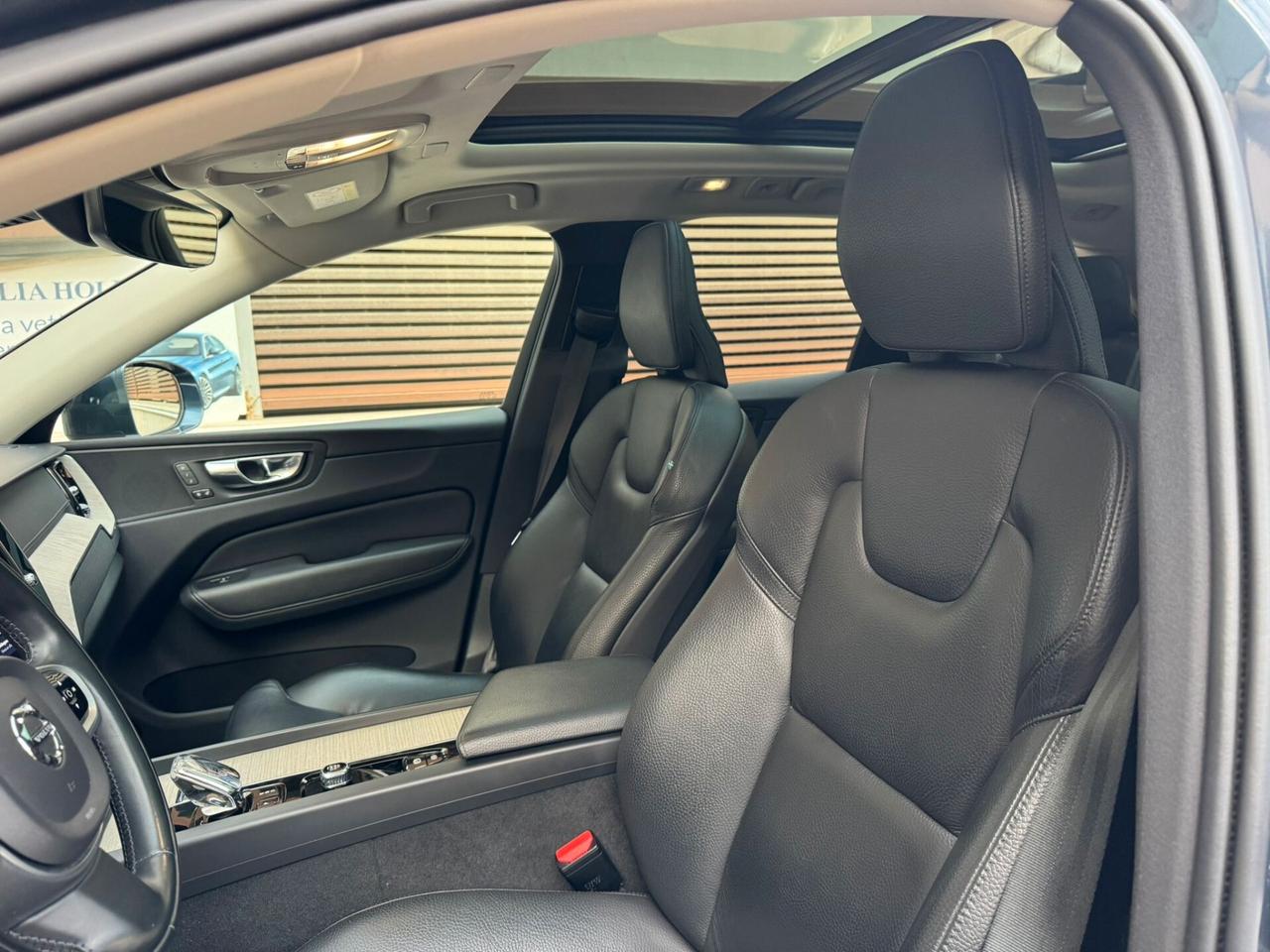 Volvo XC 60 XC60 B4 (d) AWD Geartronic Momentum Pro