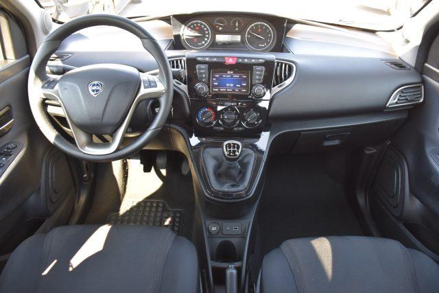 LANCIA Ypsilon 1.2 69 CV 5 porte Gold