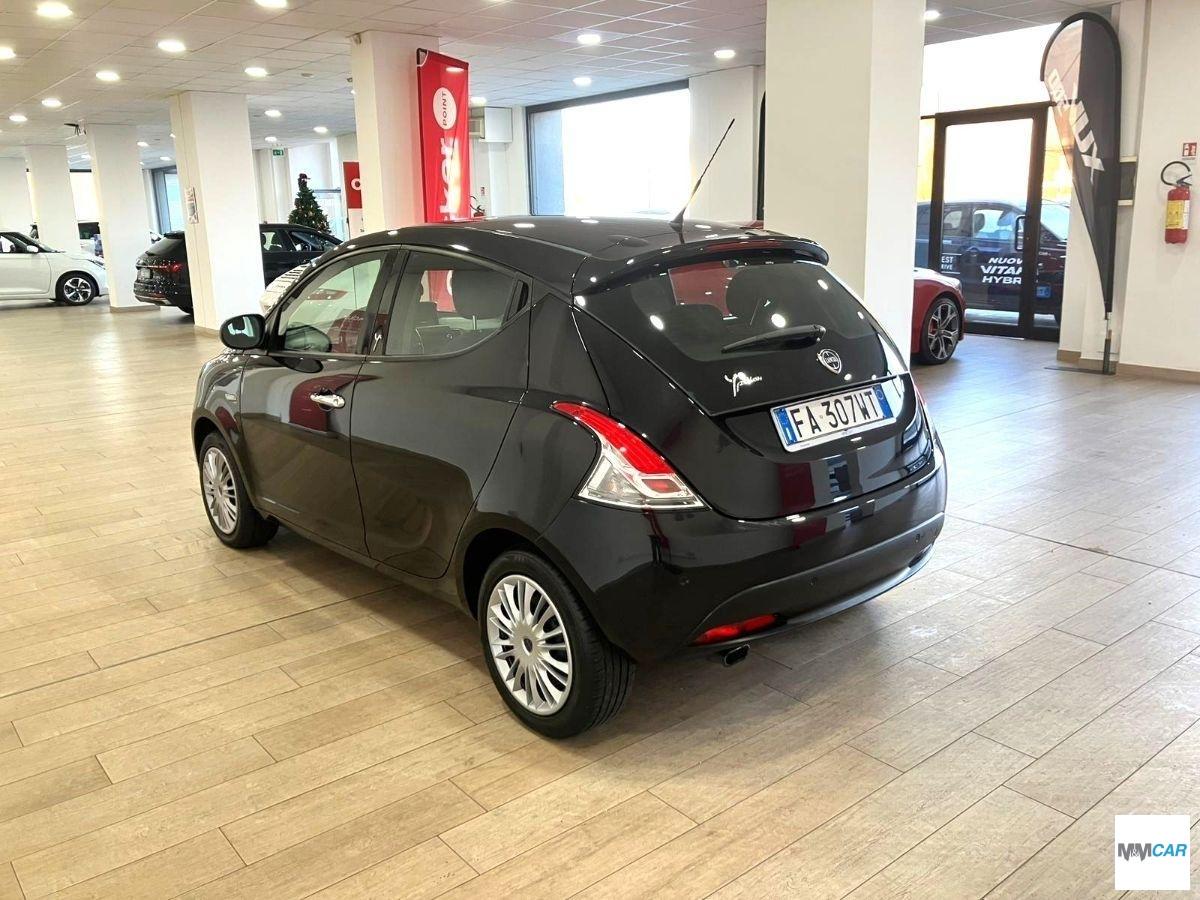 LANCIA - Ypsilon - 1.2 69 CV 5 porte Gold