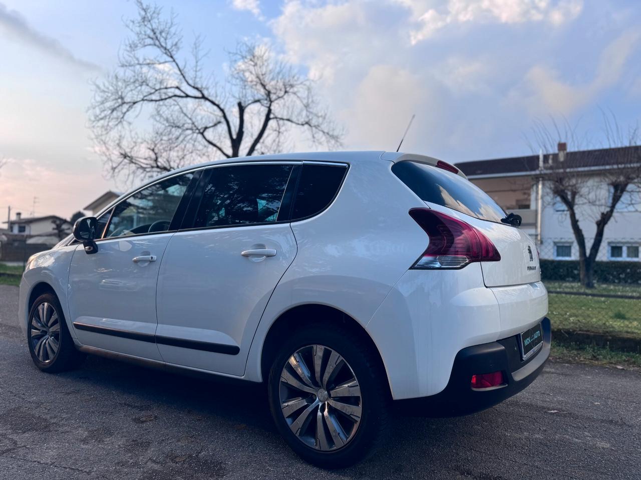 Peugeot 3008 1.6 HDi 115CV Business