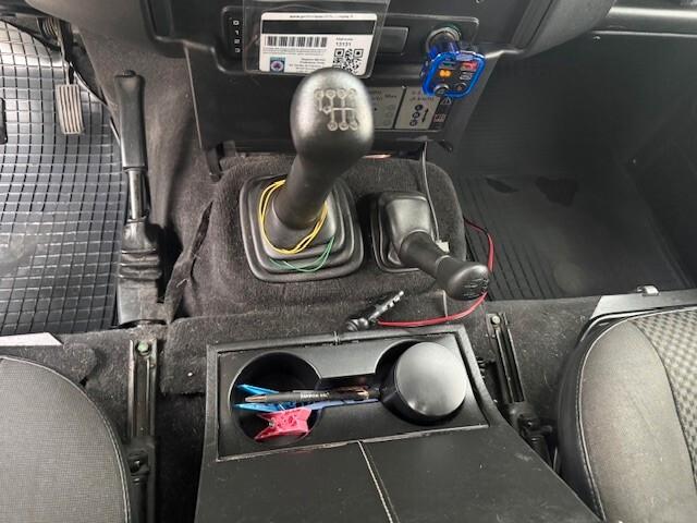 Land Rover Defender 90 2.4 TD4 Station Wagon E