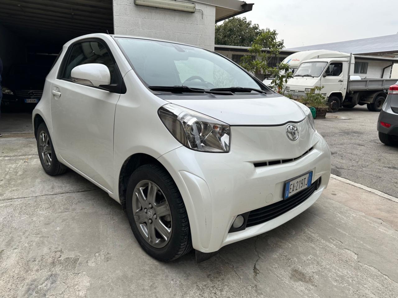 Toyota iQ 1.0 Sol - Autonavigli