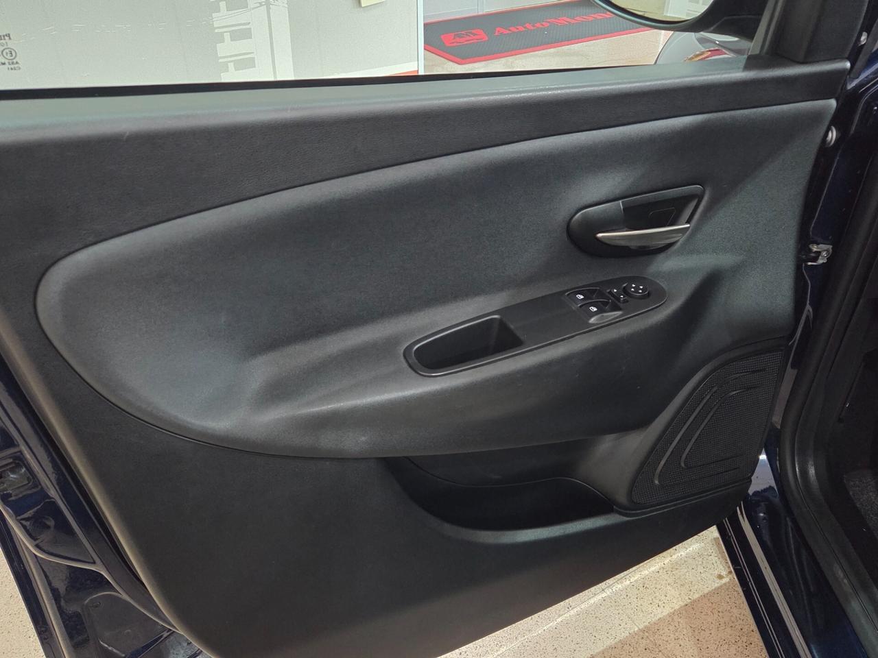 Lancia Ypsilon 1.2 69 CV 5 porte GPL Ecochic Gold