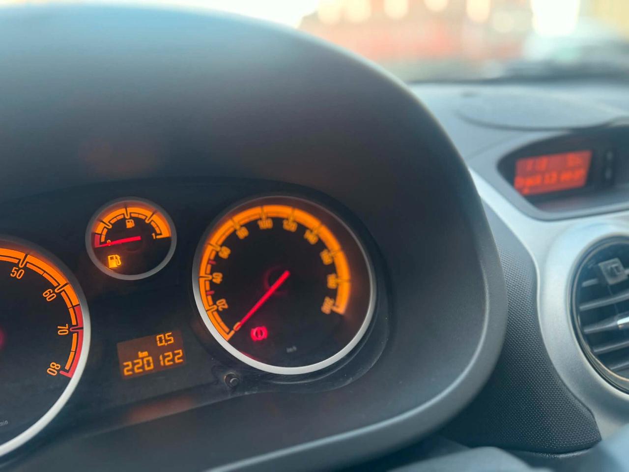 Opel Corsa ANNO 2012 1.2 BENZ/GPL 85CV