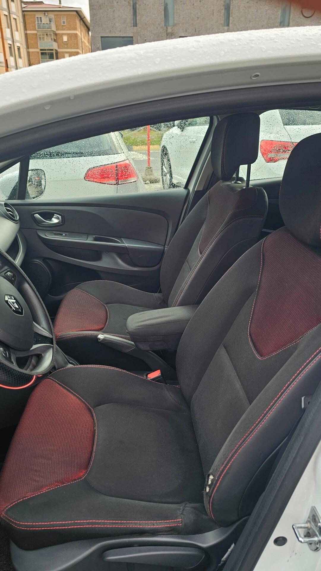 Renault Clio 1.2 75CV 5 porte Costume National