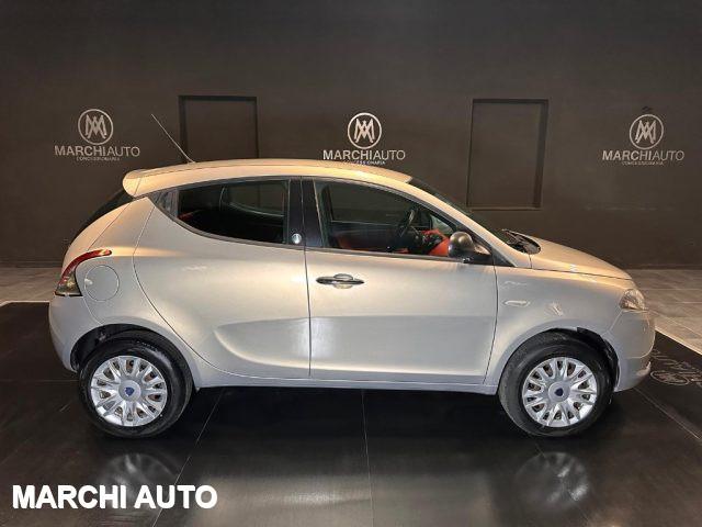 LANCIA Ypsilon 0.9 TwinAir 85 CV 5 porte Metano Ecochic Silver